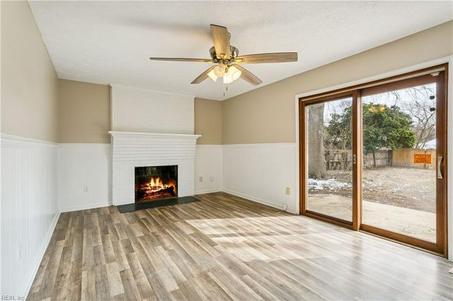 18 Belinda DR, Newport News, VA 23601