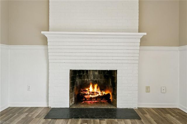 18 Belinda DR, Newport News, VA 23601