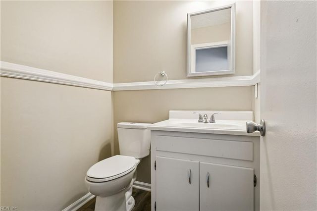 18 Belinda DR, Newport News, VA 23601