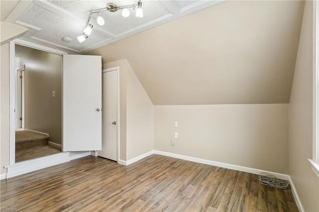 18 Belinda DR, Newport News, VA 23601