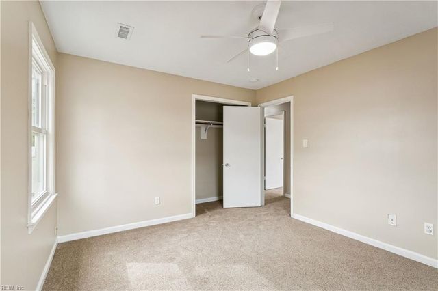 18 Belinda DR, Newport News, VA 23601