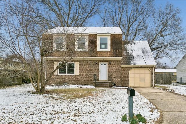 18 Belinda DR, Newport News, VA 23601