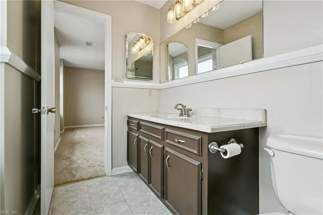 18 Belinda DR, Newport News, VA 23601