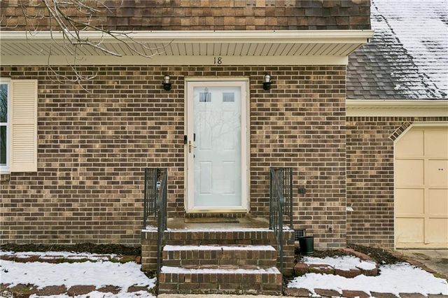 18 Belinda DR, Newport News, VA 23601