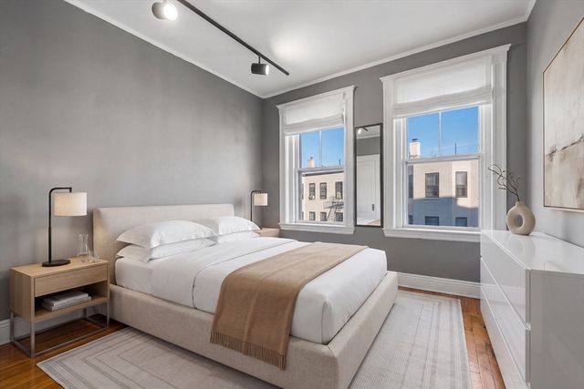 1572 Commonwealth Ave 8, Boston, MA 02135