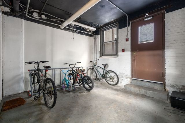 1572 Commonwealth Ave 8, Boston, MA 02135