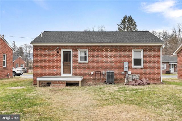 149 BROWN ST, Strasburg, VA 22657