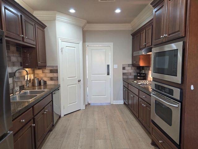 14454 Summerleaf Lane, Houston, TX 77077