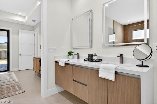 1322 NE 6th PL, Cape Coral, FL 33909