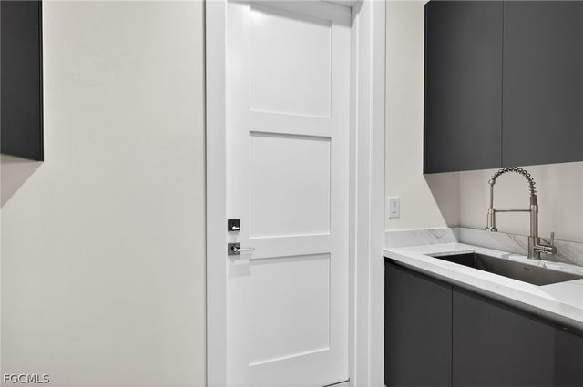 1322 NE 6th PL, Cape Coral, FL 33909