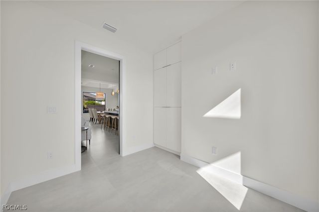 1322 NE 6th PL, Cape Coral, FL 33909