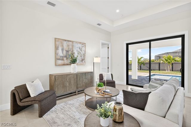 1322 NE 6th PL, Cape Coral, FL 33909