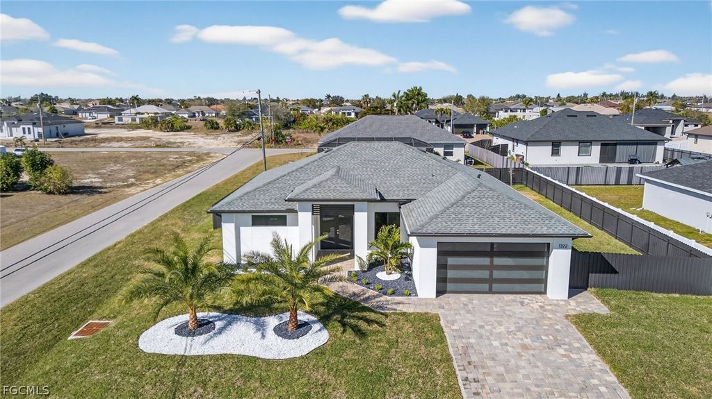1322 NE 6th PL, Cape Coral, FL 33909