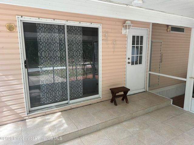 8040 Cessna Drive, Spring Hill, FL 34606