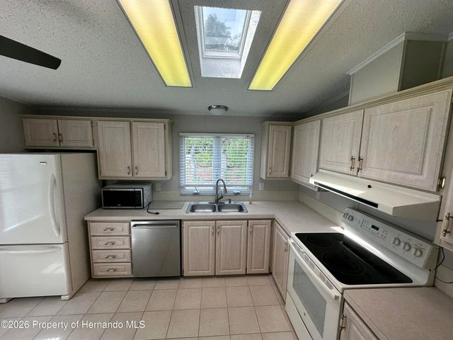 8040 Cessna Drive, Spring Hill, FL 34606