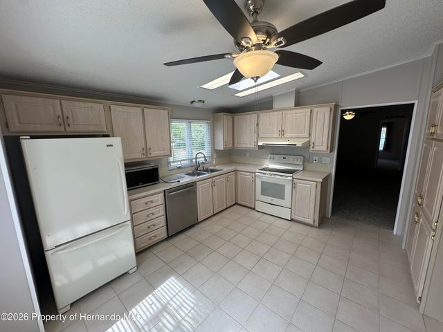 8040 Cessna Drive, Spring Hill, FL 34606