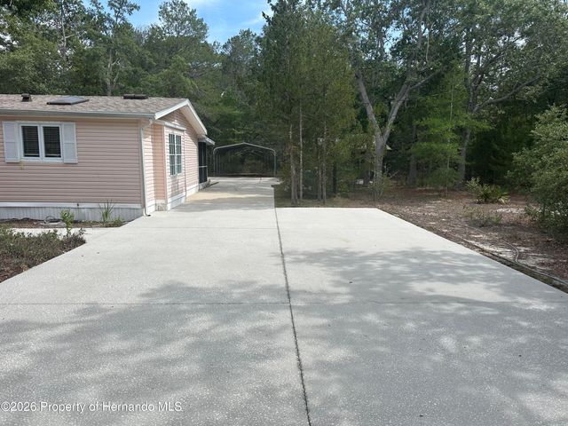 8040 Cessna Drive, Spring Hill, FL 34606