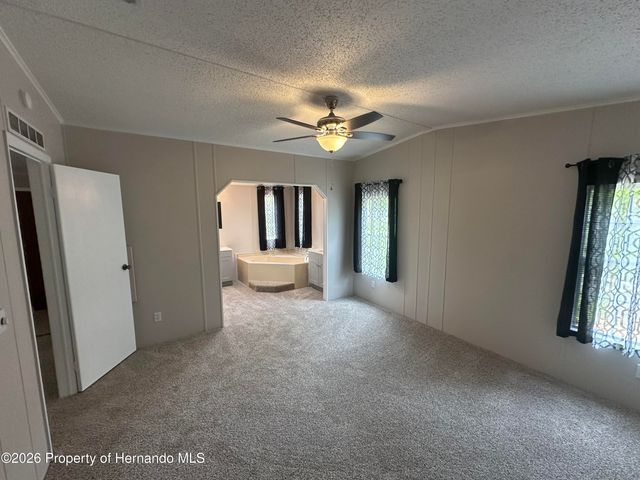 8040 Cessna Drive, Spring Hill, FL 34606