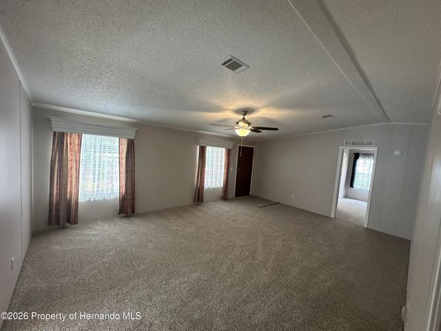 8040 Cessna Drive, Spring Hill, FL 34606