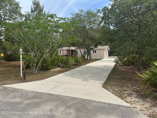 8040 Cessna Drive, Spring Hill, FL 34606