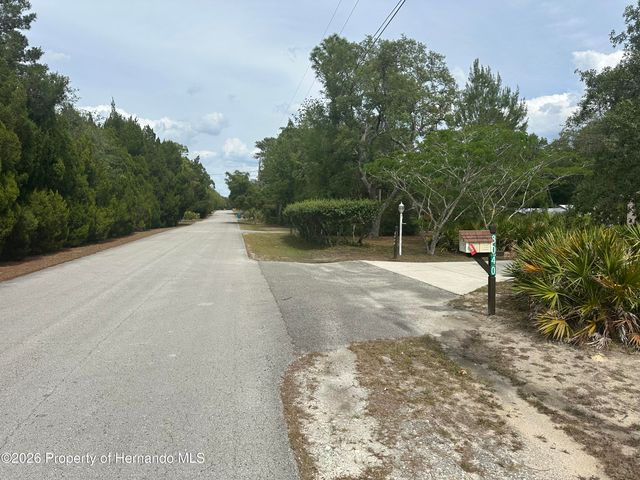 8040 Cessna Drive, Spring Hill, FL 34606