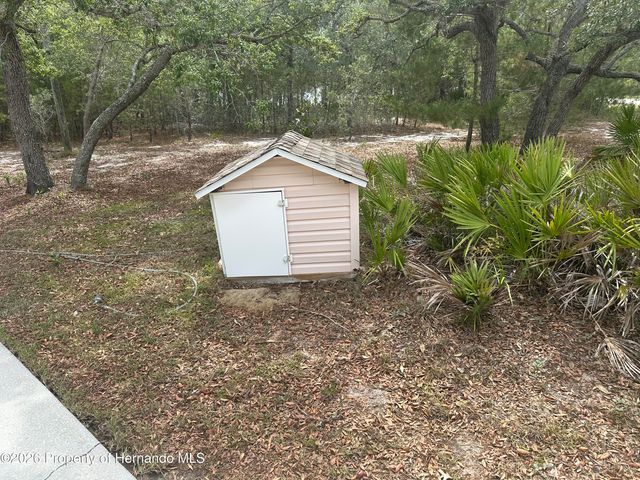 8040 Cessna Drive, Spring Hill, FL 34606