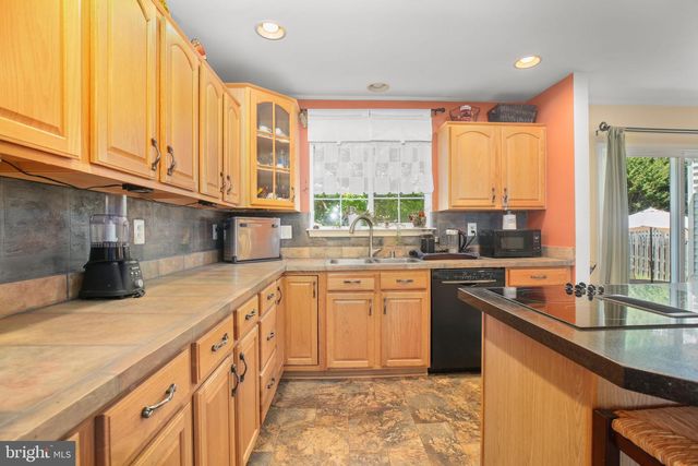 3726 KATIE PL, Triangle, VA 22172