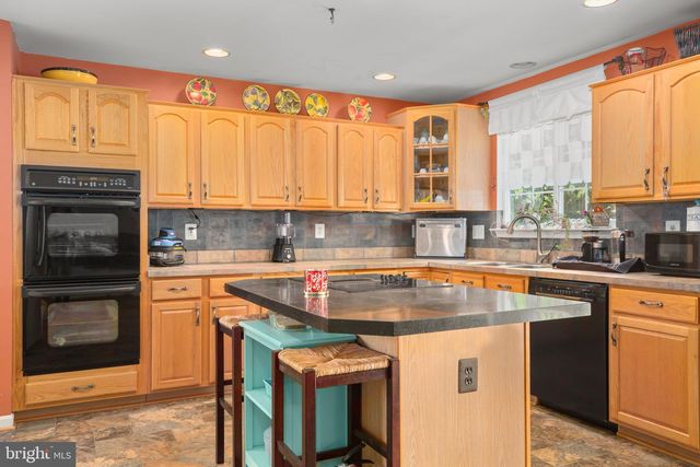 3726 KATIE PL, Triangle, VA 22172