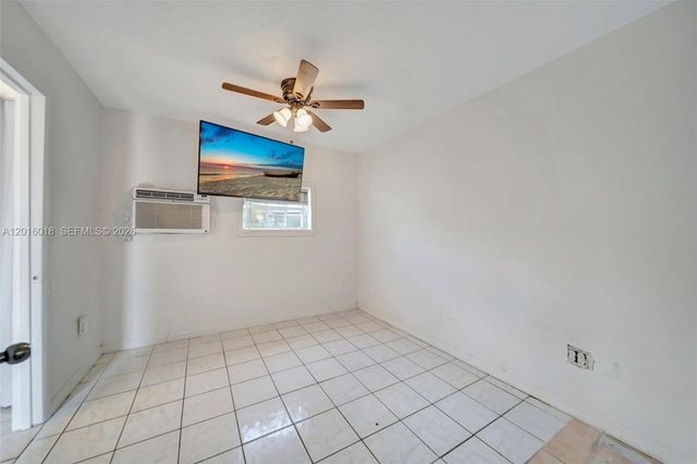 2890 NW 160th St, Miami Gardens, FL 33054
