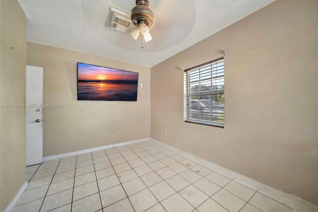 2890 NW 160th St, Miami Gardens, FL 33054