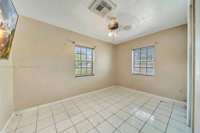 2890 NW 160th St, Miami Gardens, FL 33054