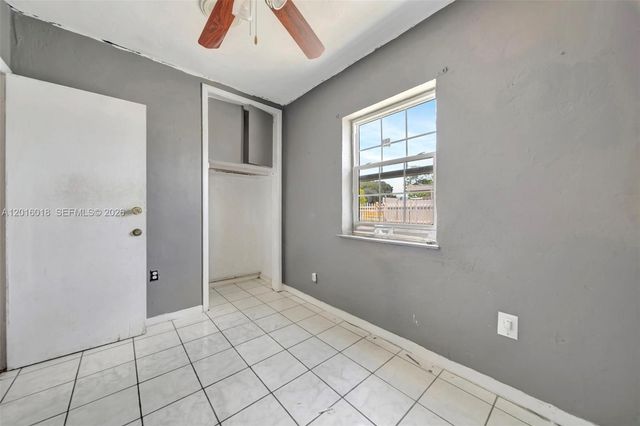 2890 NW 160th St, Miami Gardens, FL 33054
