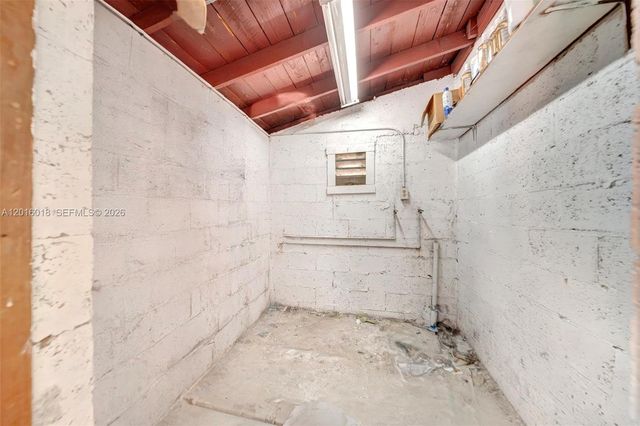 2890 NW 160th St, Miami Gardens, FL 33054