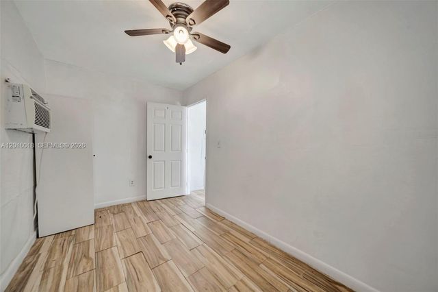 2890 NW 160th St, Miami Gardens, FL 33054