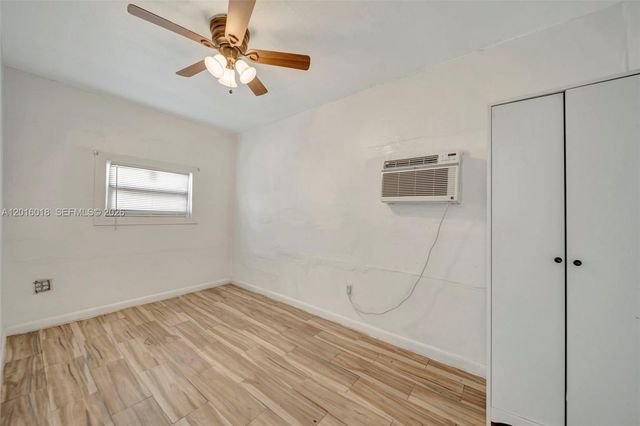 2890 NW 160th St, Miami Gardens, FL 33054