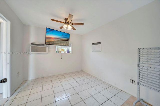 2890 NW 160th St, Miami Gardens, FL 33054