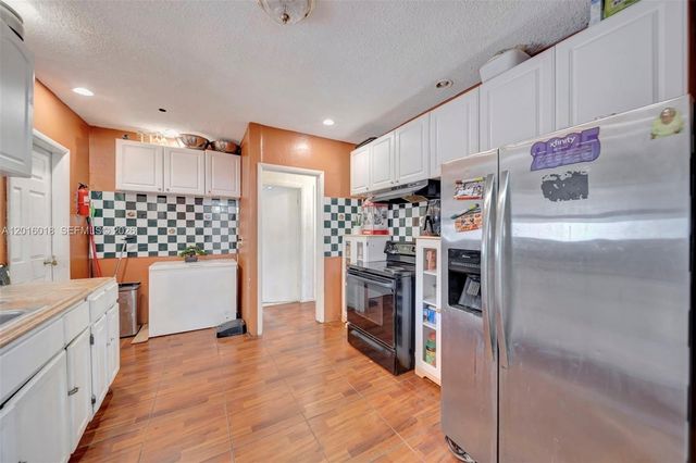 2890 NW 160th St, Miami Gardens, FL 33054