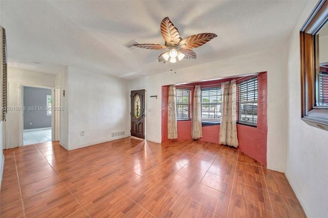 2890 NW 160th St, Miami Gardens, FL 33054