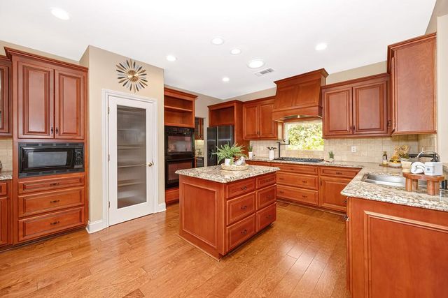 19539 Mountain Lion Rd, Grass Valley, CA 95945