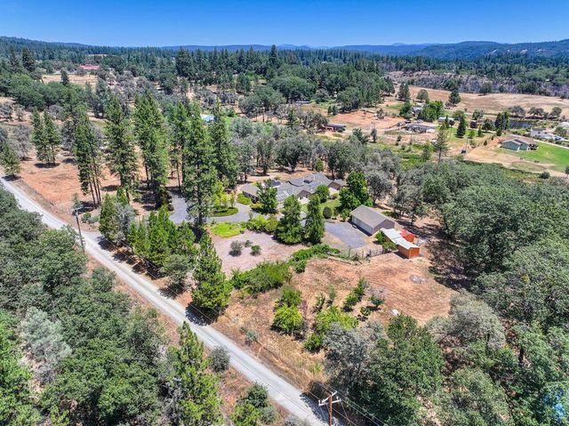 19539 Mountain Lion Rd, Grass Valley, CA 95945
