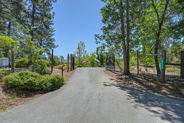 19539 Mountain Lion Rd, Grass Valley, CA 95945