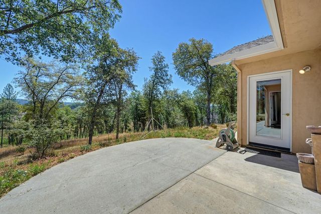 19539 Mountain Lion Rd, Grass Valley, CA 95945