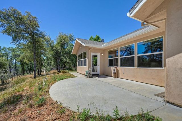19539 Mountain Lion Rd, Grass Valley, CA 95945