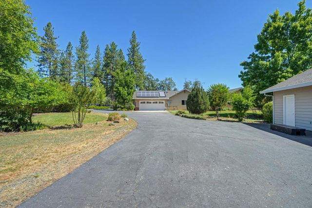 19539 Mountain Lion Rd, Grass Valley, CA 95945