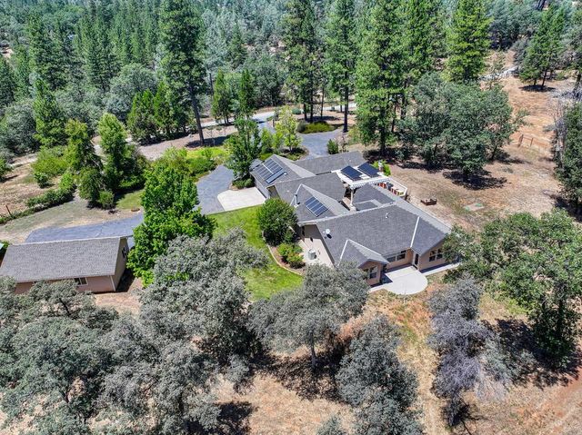 19539 Mountain Lion Rd, Grass Valley, CA 95945