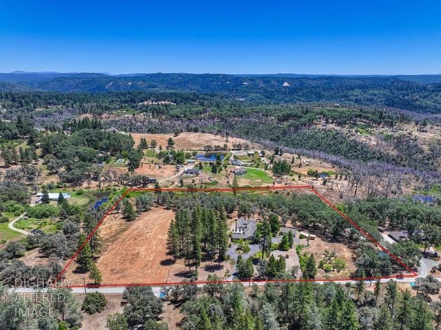 19539 Mountain Lion Rd, Grass Valley, CA 95945