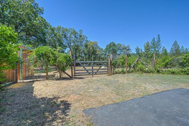 19539 Mountain Lion Rd, Grass Valley, CA 95945