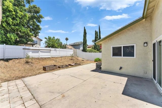 16268 Barbee St, Fontana, CA 92336