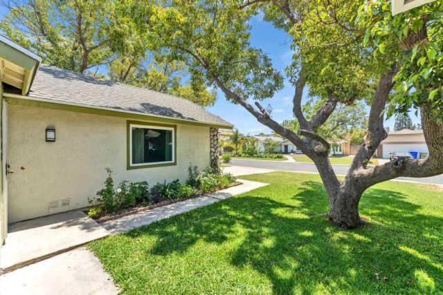 16268 Barbee St, Fontana, CA 92336