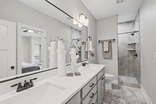 16236 Goldenrod Drive, Urbandale, IA 50323